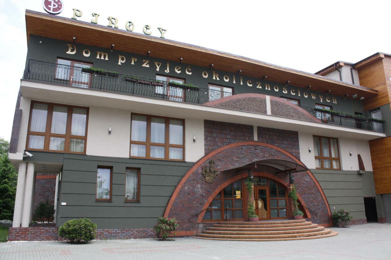 Hotel Pinocy Ledziny ภายนอก รูปภาพ