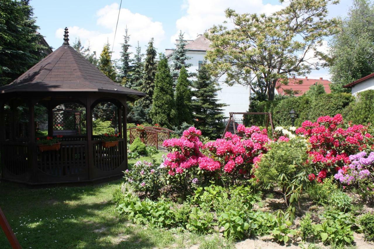 Hotel Pinocy Ledziny ภายนอก รูปภาพ